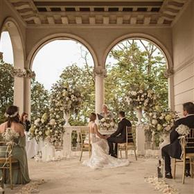 fwthumbCeremony flowers Clivedon white weddingLilys Flowers Surrey.jpg